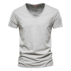 تيشيرت سليم بقوله V بلون رمادي فضي من قطن سلوب ذي ملمس واضح